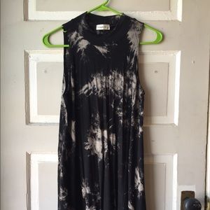 Sleeveless dress
